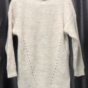 Off white spring sweater. Brand new from LF, Small